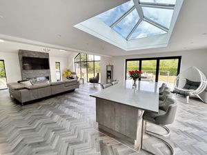 Entertainment room- click for photo gallery